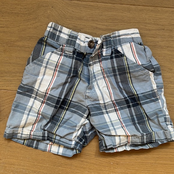 Bundle of 12 month baby boy shorts - Picture 5 of 6
